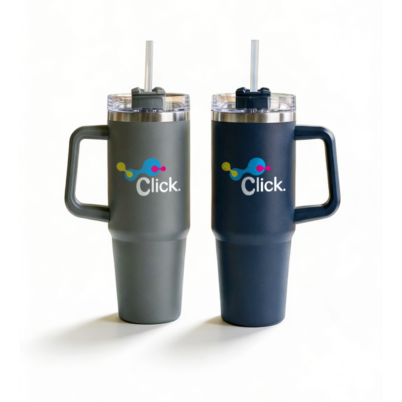 Copo térmico em inox 304 com pintura eletrostática e capacidade para ate 900ml. Apresenta estrutura de parede dupla e vedação a vácuo, o que permite a conservação da temperatura de líquidos por mais tempo. Dispõe ainda de tampa rosqueável em plástico com acesso para canudo e trava giratória. Acompanha canudo plástico.

Altura: 24,3cm

Largura: 13,6cm

Diametro: 8,5cm
